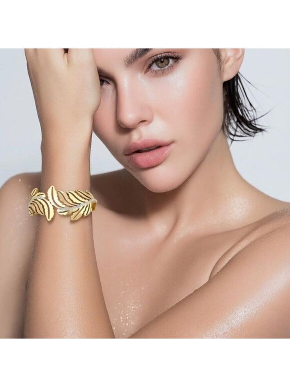 Luxury Double Leaf Bracelet with Sparkling Bands Gold Plated Stainless